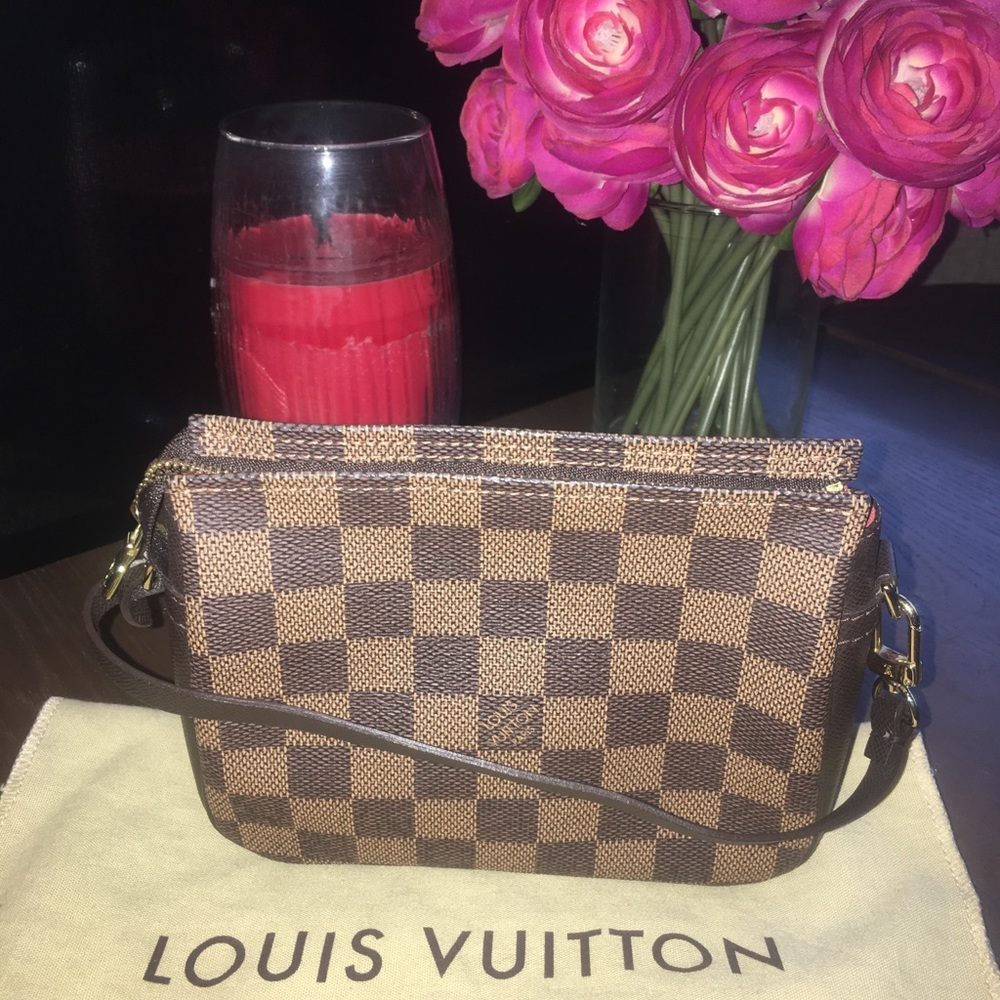 **SOLD**❤️Authentic Louis Vuitton DE Trousse❤️